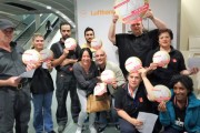 Crew-Beschäftigte der Lufthansa Frankfurt solidarisieren sich mit den KollegInnen von Piepenbrock