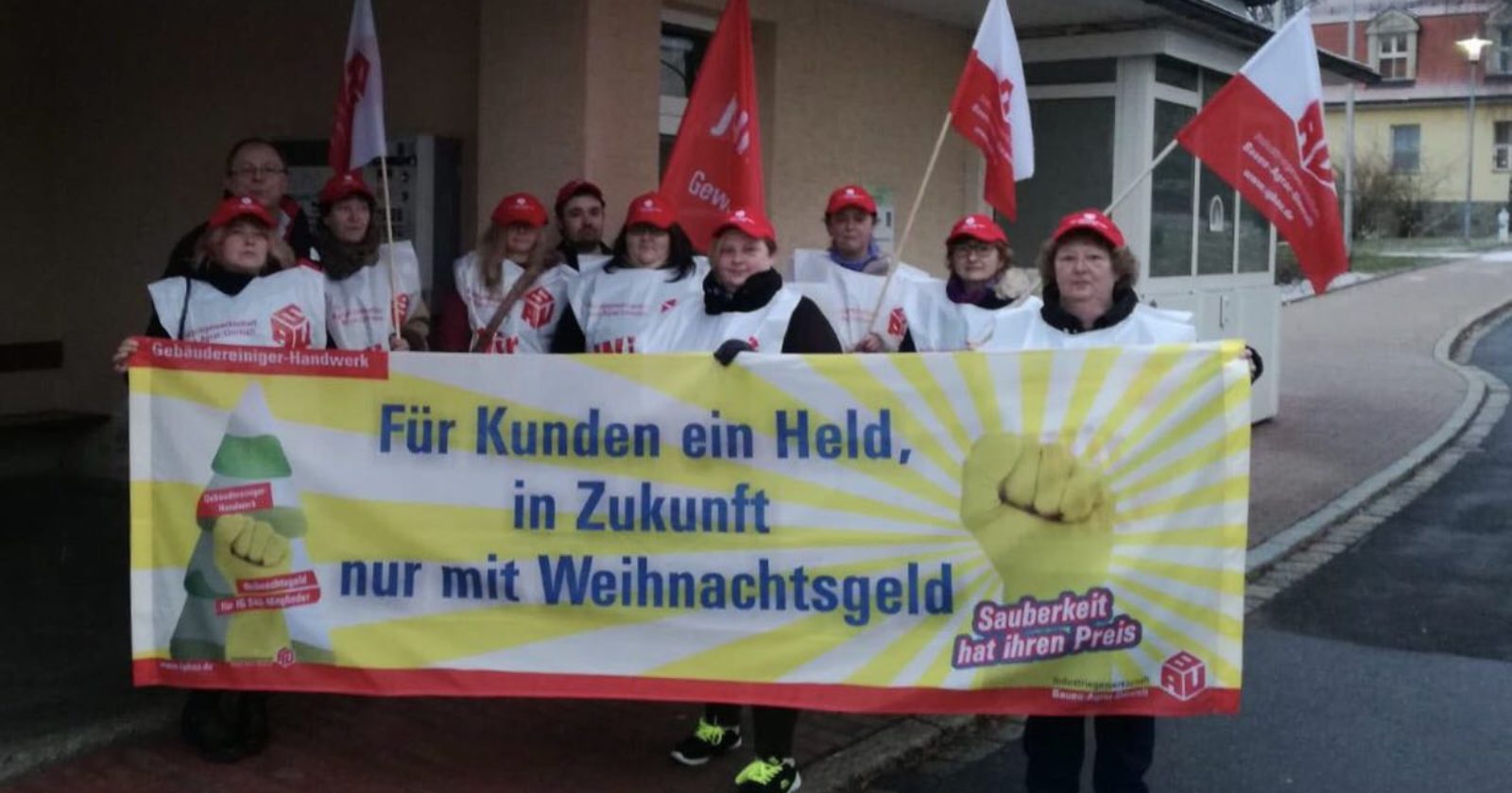 Bezirkskrankenhaus Wöllershof (Oberpfalz) bleibt heute schmutzig- Kolleginnen von Dorfner treten in den Warnstreik