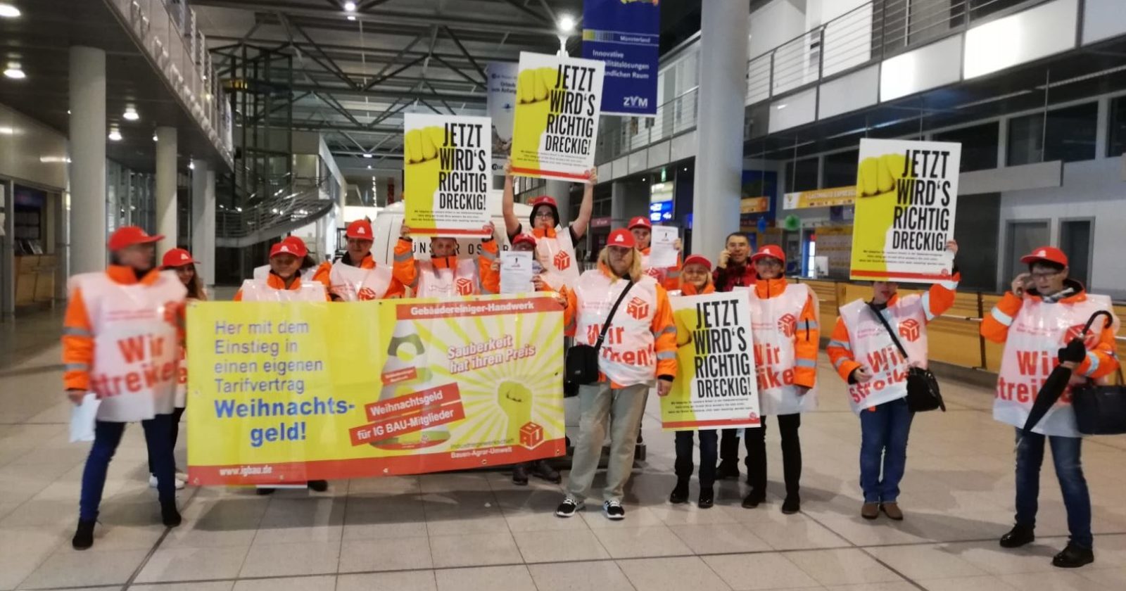 Münster-Osnabrück: Warnstreik legt Flughafen lahm - Beschäftigte von Piepenbrock streiken